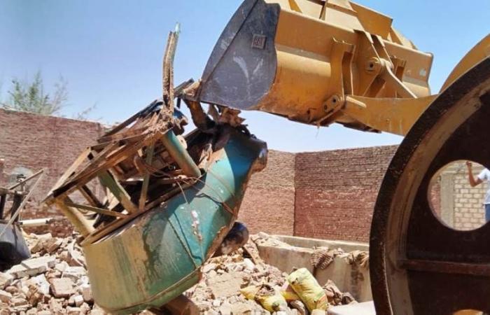 إزالة
      طواحين
      وكسارات
      الذهب
      المخالفة
      بمدن
      أسوان
      وإدفو
      بمساحة
      6900
      م2