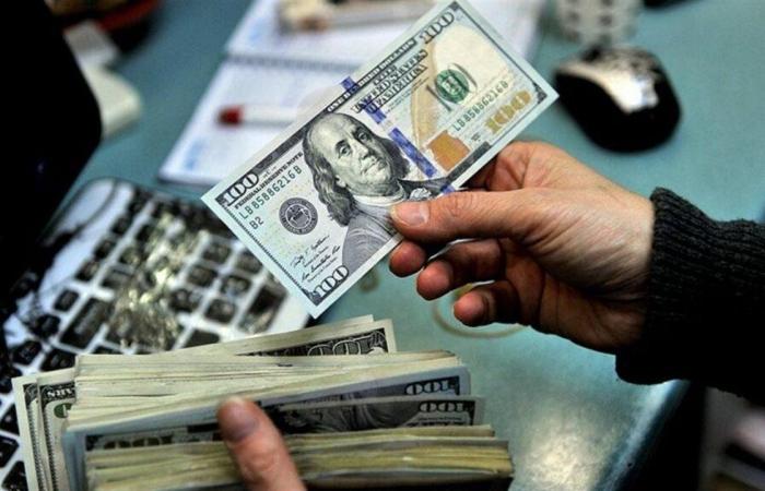 سعر
      الدولار
      مقابل
      الجنيه
      المصري
      اليوم
      الخميس
      19
      يونيو
      2025