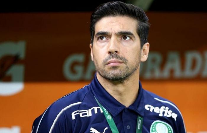 مدرب
      بالميراس
      البرازيلي:
      الأهلي
      الأنجح
      في
      أفريقيا..
      وكنا
      نستحق
      الفوز
      برباعية