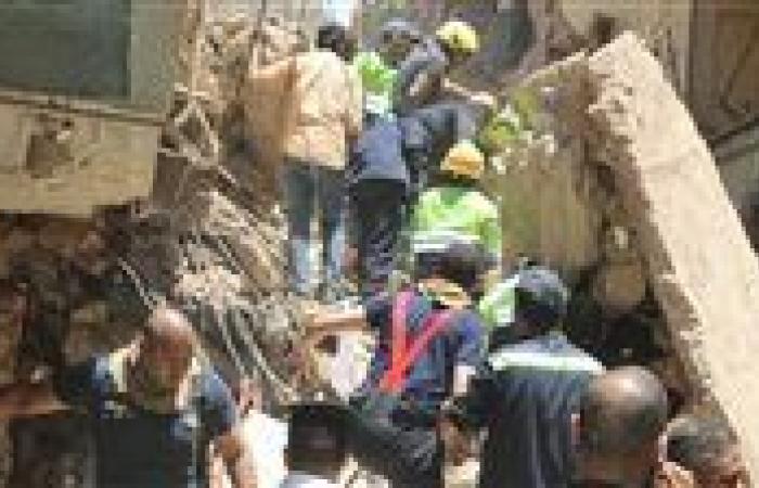 محافظ
القاهرة
يتابع
عمليات
إنقاذ
سكان
عقارين
منهارين
بحي
حدائق
القبة
ويوجه
بتقديم
الرعاية
الصحية
اللازمة
للمصابين