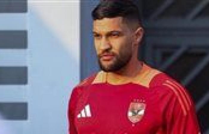 ماذا
      قدم
      المغربي
      يحيي
      عطية
      الله
      مع
      الأهلي
      بعد
      اقتراب
      رحيله
      عن
      صفوف
      الفريق؟