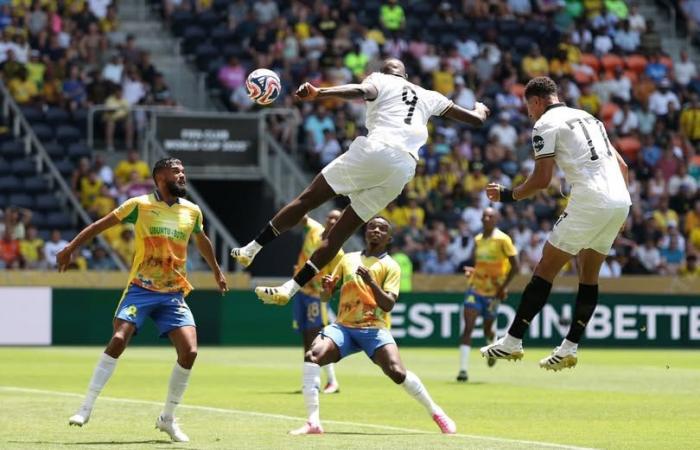 بوروسيا
      دورتموند
      الألماني
      ينتصر
      على
      ماميلودي
      صن
      داونز
      الجنوب
      أفريقي
      (3/4)
      في
      كأس
      العالم
      للأندية