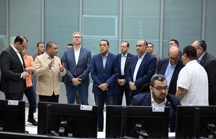 رئيس
      الوزراء
      يتابع
      من
      مركز
      التحكم
      جاهزية
      الشبكة
      القومية
      للغاز
      وتأمين
      الإمدادات..
      صور