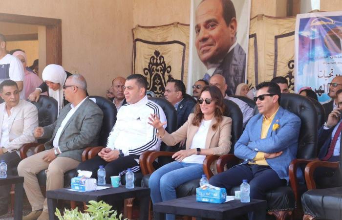 وزير
      الشباب
      والرياضة
      يشهد
      انطلاق
      مهرجان
      الألعاب
      الشعبية
      والتراثية..
      صور