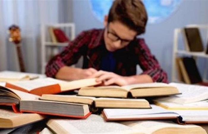 قبل
      امتحان
      العربي..
      مراجعة
      ليلة
      الامتحان
      لطلاب
      الثانوية
      العامة
      2025