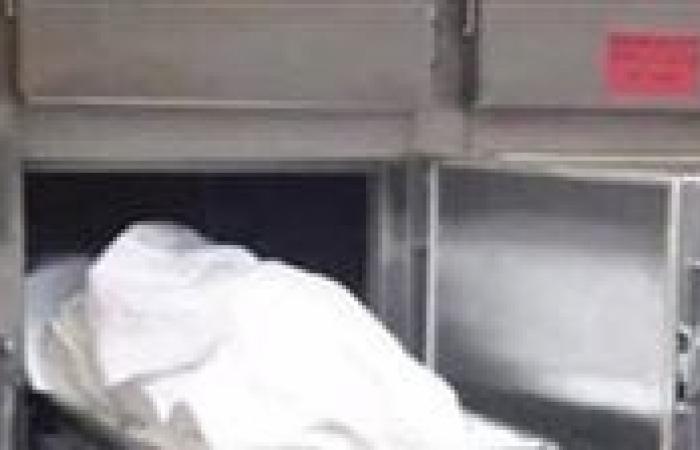 مكبل
      اليدين
      والفم
      ..
      العثور
      على
      جثة
      طبيب
      شهير
      متوفى
      داخل
      شقته
      بطنطا