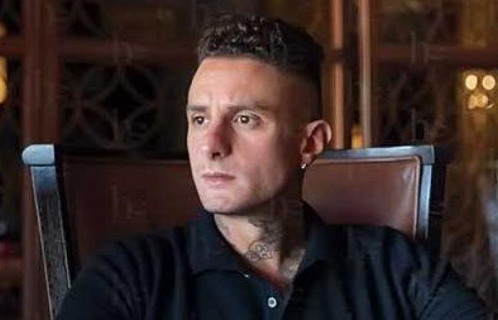 الناس
      بدأت
      تتحرر
      من
      الحجاب
      والنقاب
      وعادي
      أموت
      لوحدي..
      أبرز
      تصريحات
      أحمد
      الفيشاوي