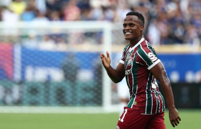 فلومينينسي
      البرازيلي
      ينتصر
      على
      أولسان
      هيونداي
      الكوري
      الجنوبي
      (2/4)
      في
      كأس
      العالم
      للأندية