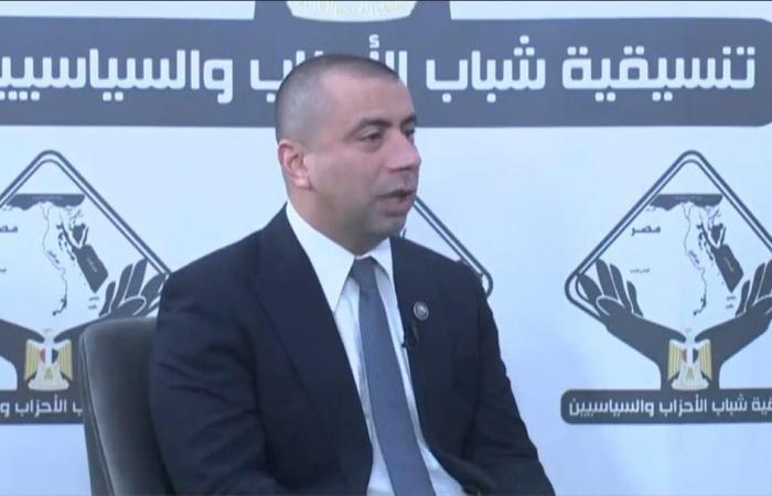 التنسيقية
      تعقد
      صالونًا
      حول
      مرور
      7
      سنوات
      على
      تأسيسها..أحمد
      بهاء
      شلبي:
      قصة
      نجاح
      ملهمة..
      والشرقاوي:
      حاضنة
      للشباب
      السياسي
      ولها
      دور
      فى
      تأهيلهم
      سياسيًا
