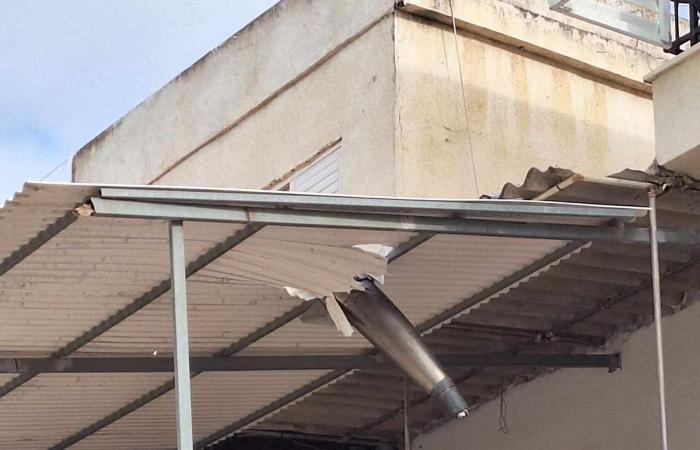 صور
      |
      صواريخ
      إيرانية
      تضرب
      تل
      أبيب
      وحيفا
      ونتانيا:
      دمار
      واسع
      في
      مواقع
      استراتيجية