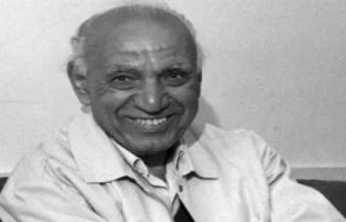 صلاح
      أبو
      سيف..
      عاش
      قصة
      فيلم
      شباب
      امرأة
      واستوحى
      شخصية
      العمدة
      من
      والده