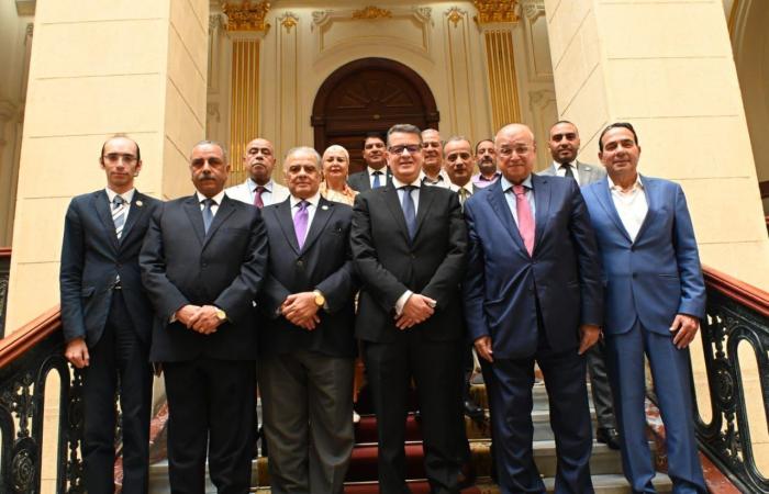 لجان
      البرلمان
      تؤكد
      دعمها
      الكامل
      للمجلس
      القومي
      لحقوق
      الإنسان
      كهيئة
      وطنية
      مستقلة