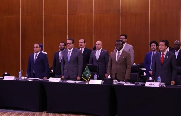 وزير
      الصحة
      يفتتح
      أعمال
      اجتماع
      اللجنة
      التوجيهية
      الإقليمية
      "ReSCO"
