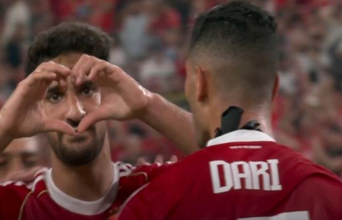 كأس
      العالم
      للأندية:
      محمد
      علي
      بن
      رمضان
      يسجل
      الهدف
      الرابع
      للأهلي
      في
      مرمى
      بورتو
      البرتغالي