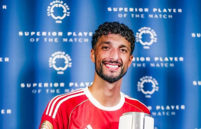 كأس
      العالم
      للأندية..
      وسام
      أبو
      علي
      أفضل
      لاعب
      في
      مباراة
      الأهلي
      وبورتو