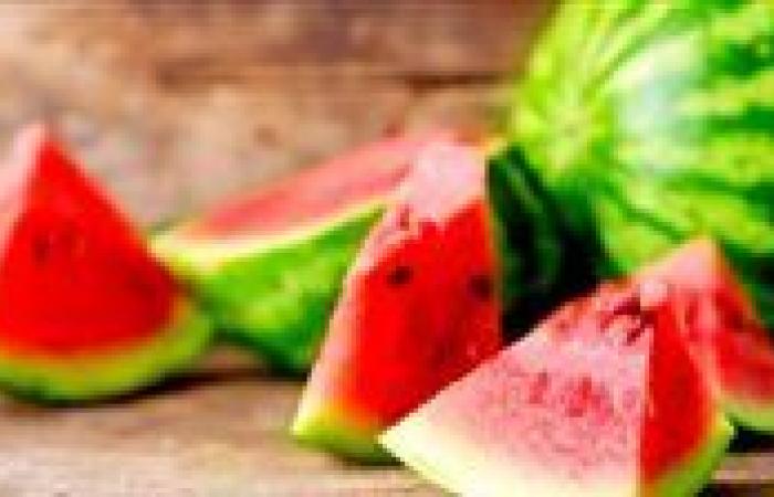 رغم
      فوائده..
      الإفراط
      في
      تناول
      البطيخ
      قد
      يسبب
      مشكلات
      صحية
      مزعجة