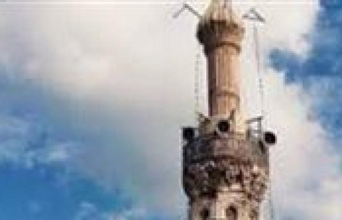 سقوط
      عاملين
      من
      أعلى
      مئذنة
      مسجد
      في
      المنيا