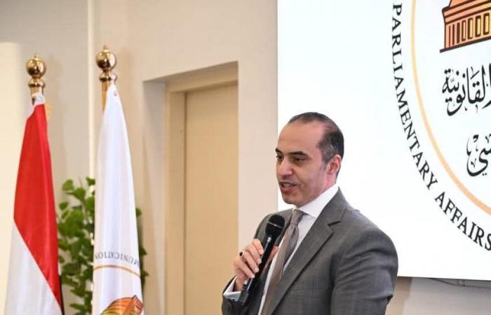 المستشار
      محمود
      فوزي
      خلال
      لقاء
      وزير
      الشباب
      وأعضاء
      كيانات
      شبابية:
      الدولة
      المصرية
      بقيادة
      الرئيس
      تولي
      اهتمامًا
      بالغًا
      بملف
      تمكين
      الشباب
      وتنمية
      مهاراتهم