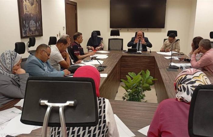 وزارة
      العمل
      تبدأ
      ندوات
      توعوية
      استعدادًا
      لانتخابات
      النقابات
      العمالية