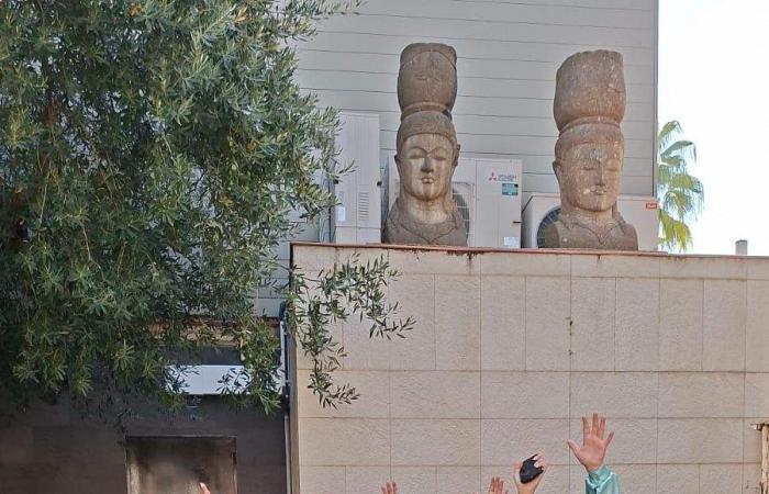 "سوان
      دانس"..
      فرقة
      ترفع
      اسم
      لبنان
      عالياً
      في
      إسبانيا!