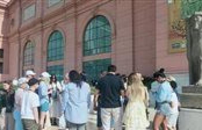 مصر
      تبهر
      العالم
      مجددًا..
      قناع
      ذهبي
      جديد
      ينافس
      توت
      عنخ
      آمون!