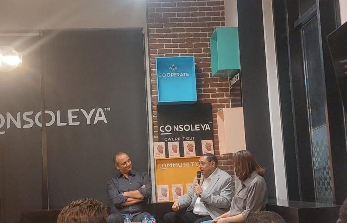 أسامة
      علام:
      بعض
      أحداث
      "حامل
      مفتاح
      المدينة"
      حقيقية..
      والكتابة
      جعلتني
      أعيش
      أحلامي