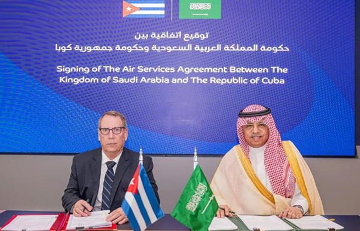 السعودية
      وكوبا
      توقعان
      اتفاقية
      لتعزيز
      التعاون
      في
      خدمات
      النقل
      الجوي