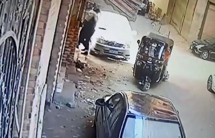 مأساة
      جريمة
      الهرم..
      أهالي
      فيصل
      يودعون
      الأم
      وأطفالها
      الثلاثة:
      "حقهم
      هيرجع"