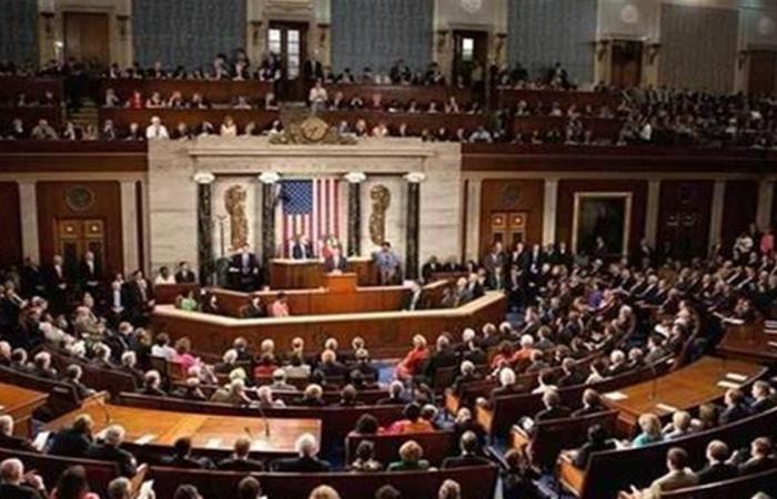 الديمقراطيون يقترحون تمديد "أوباما كير" عامًا لإنهاء الإغلاق الحكومي الأمريكي