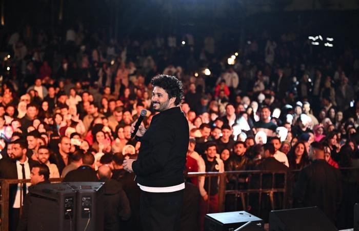 بالصور..
      مصطفى
      حجاج
      يواصل
      تألقه
      في
      ويشعل
      حفله
      الثاني
      بال
      "كريسماس"
      فى
      العاصمة
      الجديدة