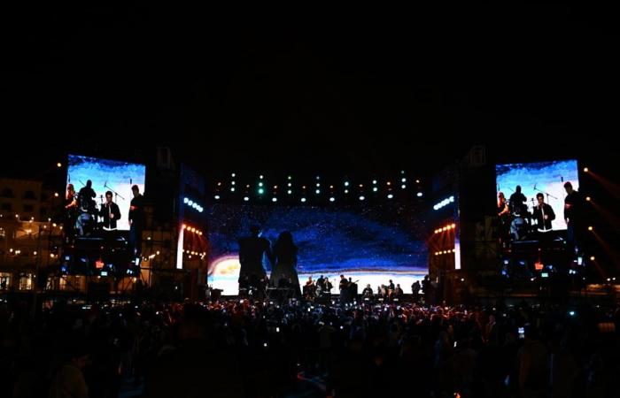 بالصور..
      مصطفى
      حجاج
      يواصل
      تألقه
      في
      ويشعل
      حفله
      الثاني
      بال
      "كريسماس"
      فى
      العاصمة
      الجديدة