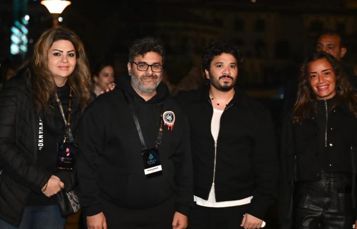 بالصور..
      مصطفى
      حجاج
      يواصل
      تألقه
      في
      ويشعل
      حفله
      الثاني
      بال
      "كريسماس"
      فى
      العاصمة
      الجديدة