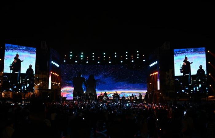 بالصور..
      مصطفى
      حجاج
      يواصل
      تألقه
      في
      ويشعل
      حفله
      الثاني
      بال
      "كريسماس"
      فى
      العاصمة
      الجديدة