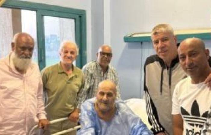 نجوم الأهلي يحضرون عزاء الراحل حمدى جمعة