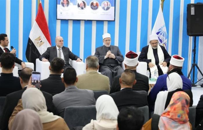 المفتي: إصدارات دار الإفتاء بمعرض الكتاب تعالج قضايا الأمة بطرح علمي رصين