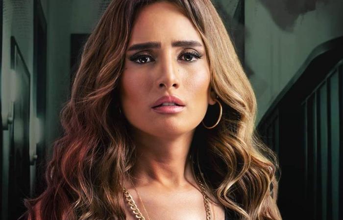 مساعدة احمد عز.. قصة زواج سري غامض قلب موازين المعادلة