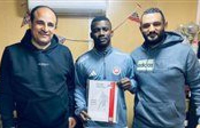 كايرو سبورج يضم النيجيري شيشوكي برنس مهاجم قرية عامر موسمين ونصف