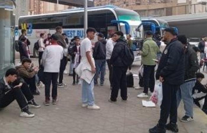 جماهير الزمالك تتوافد أمام النادى قبل السفر لحضور مباراة المصرى