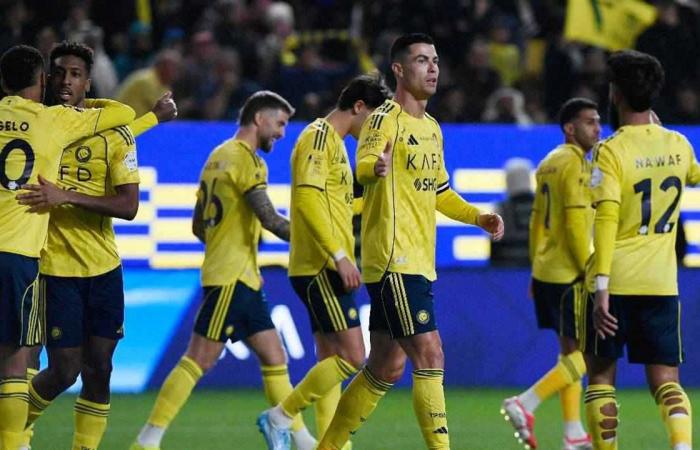 النصر يرغب في استعادة صدارة الدوري السعودي أمام الرياض