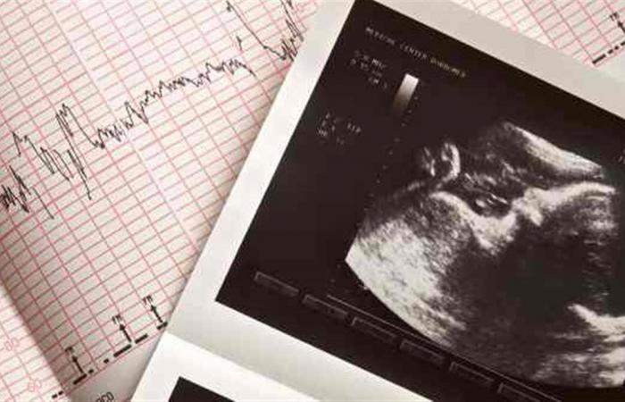 التعرض لمادة كيميائية شائعة أثناء الحمل قد يخلّ بتطور الجنين