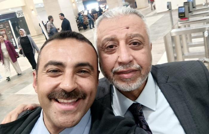 أيمن العايدي يُوقّع أحدث رواياته للقراء بمعرض الكتاب بحضور اللواء وليد السيسى.. صور