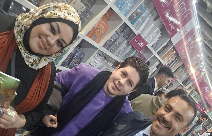 أيمن العايدي يُوقّع أحدث رواياته للقراء بمعرض الكتاب بحضور اللواء وليد السيسى.. صور