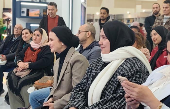 دبي التي لا تظهر في الصور..  علي الشعالي يغسل وجهه المدينة من مساحيق الدعاية