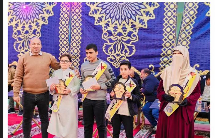 تكريم الفائزين فى مسابقة حفظ القرآن بمركز شباب الشهيد النقيب محمود نجدي