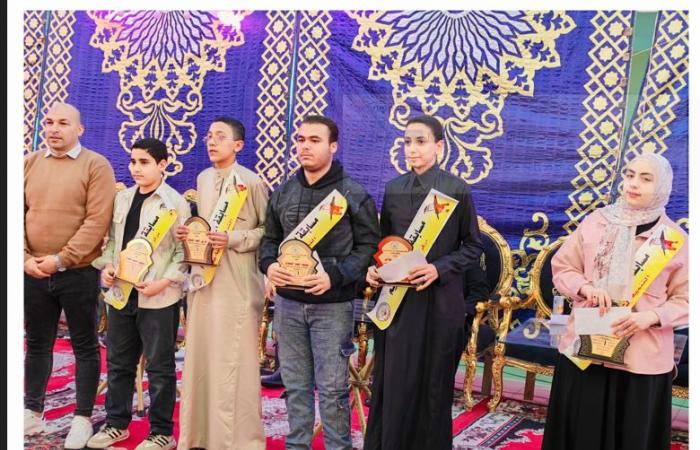 تكريم الفائزين فى مسابقة حفظ القرآن بمركز شباب الشهيد النقيب محمود نجدي
