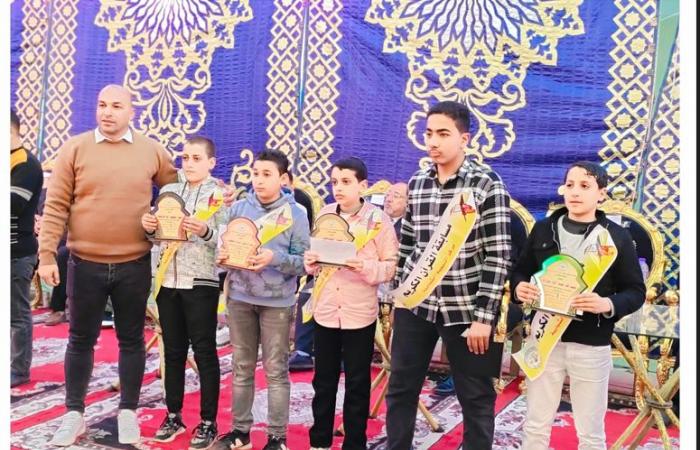 تكريم الفائزين فى مسابقة حفظ القرآن بمركز شباب الشهيد النقيب محمود نجدي