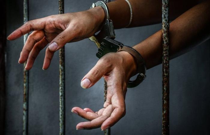 غرامة وسجن.. عقوبة الاعتداء على المرافق التعليمية