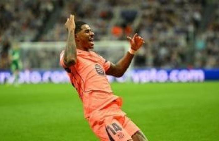 راشفورد يقترب من البقاء في برشلونة بعد مهلة مانشستر يونايتد