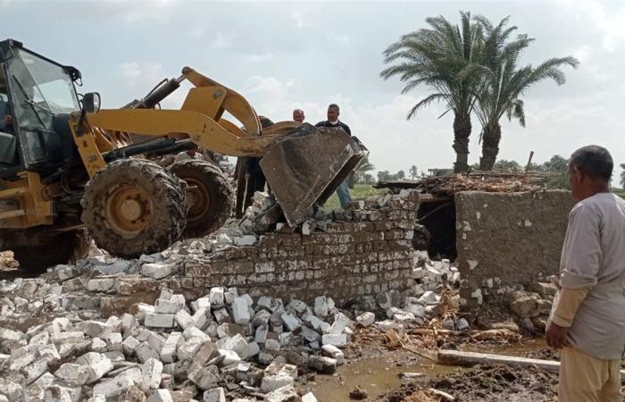 إزالة 11 حالة تعدٍ وإيقاف أعمال بناء مخالف بالمنيا