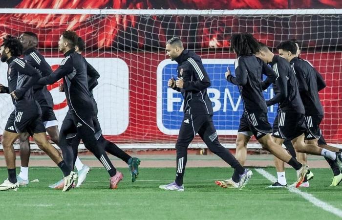 اختبار طبي لثنائى الأهلي لحسم مصيرهما أمام سيراميكا.. وعقوبة كامويش